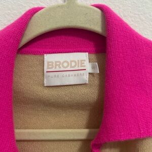 Brodie Cashmere Sweater in Vibrant Pink and Tan